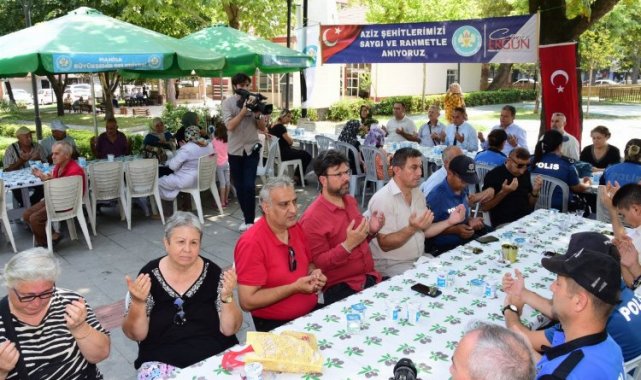 Manisa kahraman şehitlerini unutmuyor