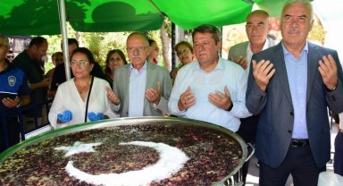 Manisa'da aşure bereketi sürüyor