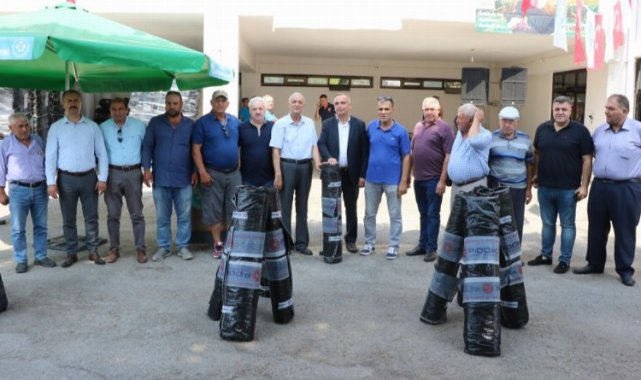 Manisa'da üzüm üreticilerine destek sürüyor