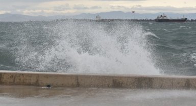 Marmara ve Ege'ye kuvvetli rüzgar uyarısı