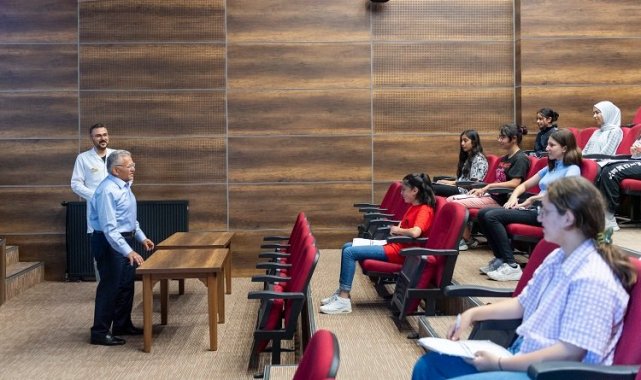 Memduh Büyükkılıç KAYMEK kursiyerleriyle buluştu