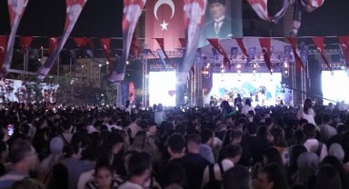 Meydanlarda 30 Ağustos coşkusu