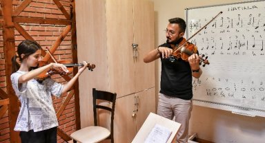 Muratpaşalı çocuklar sanatla iç içe