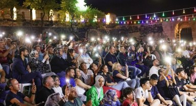 Nevşehir Kalesi'nde türkü ziyafeti