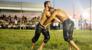 Şile yağlı güreşleri coşkuyla başladı