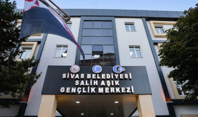 Sivas'ta Salih Âşık Gençlik Merkezi hizmete açıldı