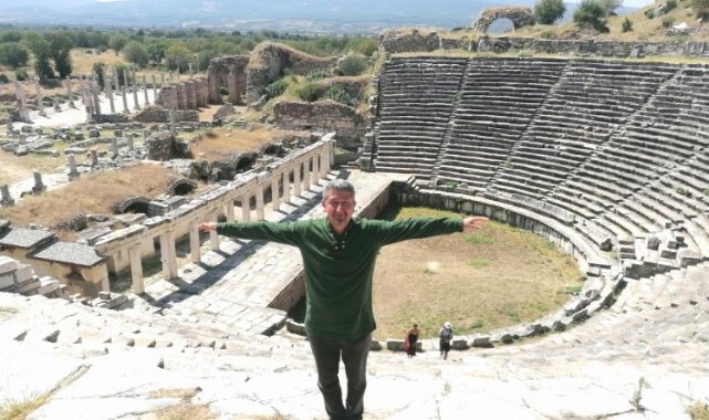 Tarihçi Rıdvan Şükür Afrodisias'ı adım adım gezdi