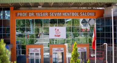 THF'den Türk hentbolunun iki ismine vefa