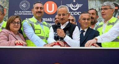 Türkiye'nin en uzun demiryolu tünelinde ışık gözüktü