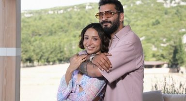 Zeynep Bastık vefa borcunu ödedi