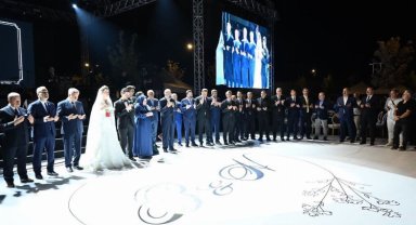 Alinur Aktaş'ın mutlu günü! İş ve siyaset dünyasını buluşturan görkemli düğün