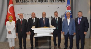 Bakan Uraloğlu Trabzon Büyükşehir'i ziyaret etti