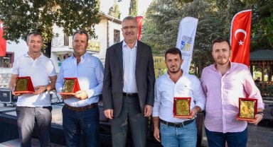 Bursa Karacabey'de 'Tarımın Enleri' ödüllendirildi