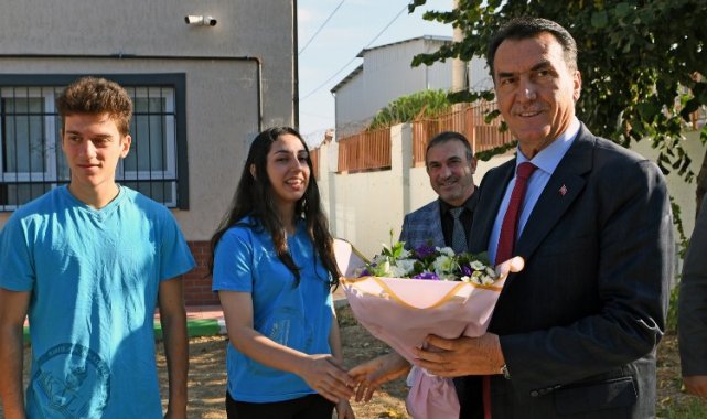 Bursa Osmangazi'de Başkan Dündar'dan her gün farklı okul