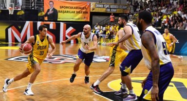 Carettalar sezona galibiyetle başladı
