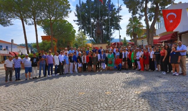 CHP Güzelbahçe'den Ata'ya 100. yıl çelengi
