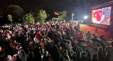 Gölcük'te açık hava sineması ilgisi