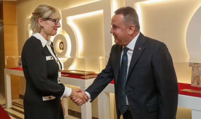 İngiltere Büyükelçisi Jill Morris'ten Başkan Böcek'e ziyaret