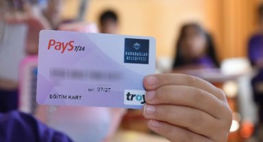 İzmir Karabağlar'da Eğitim Kart 5 bin aileye dağıtıldı