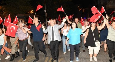 İzmir Karabağlar'da geleneksel kortej coşkusu
