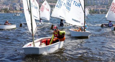 İzmir kurtuluşuna Narlıdere'den yelken açtılar