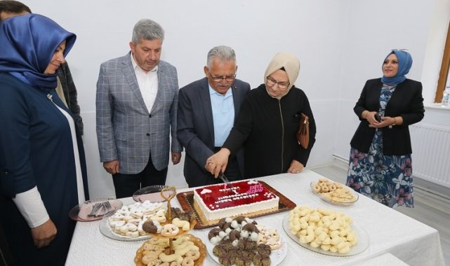 Kayseri'de kadın kooperatifinden gilaburulu pasta sürprizi
