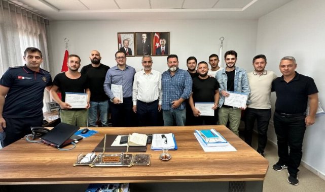 Kocaeli İtfaiyesi, afetlere karşı gönüllüleri eğitiyor