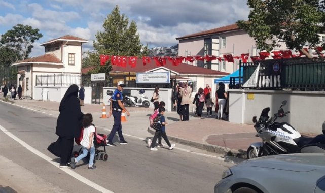 Kocaeli Zabıtası okul önlerinde...