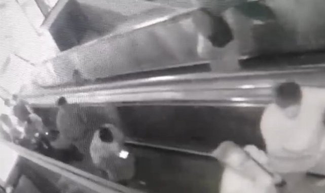 Kocaeli'de yürüyen merdivenlerde sorumsuz hareket