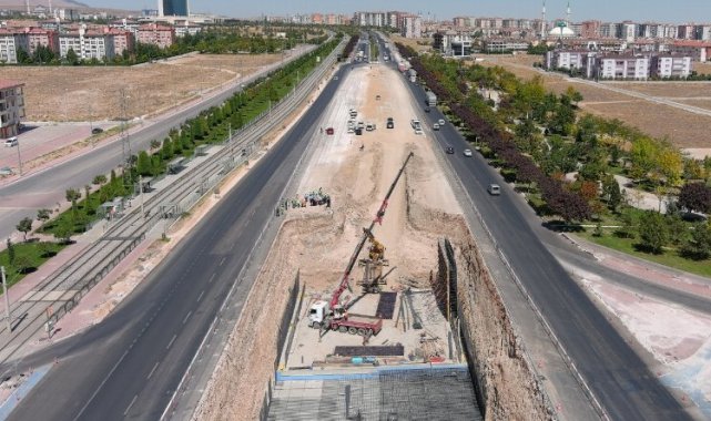 Konya'da köprülü kavşakların maliyeti 1 milyar TL