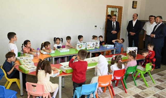 Konya'da Kur'an öğrencilerine eğitim seti dağıtıldı
