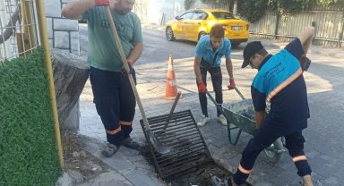 Manisa Yunusemre'de taşkınlara karşı ızgara temizliği