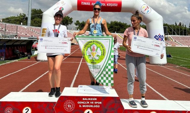 Manisalı atletler Balıkesir kürsüsünde