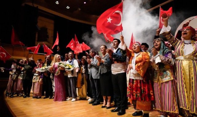 Muhtarlar Cumhuriyet için sahnede