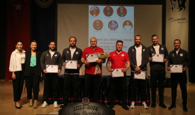 Sakarya Büyükşehir hentbol minik sporseverlerle buluştu