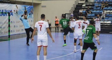 Sakarya Büyükşehir hentbolda dolu dizgin