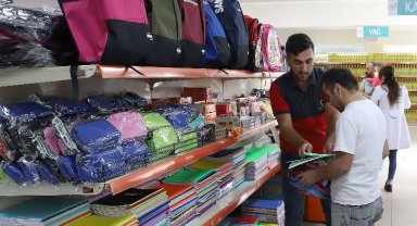 Sosyal marketten öğrencilere destek