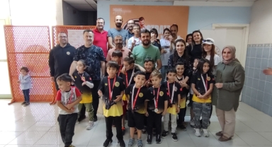 Turnuvalar sonrası minikler ödüllerini aldı