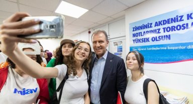 Üniversite öğrencilerine 8 bin 500 lira destek