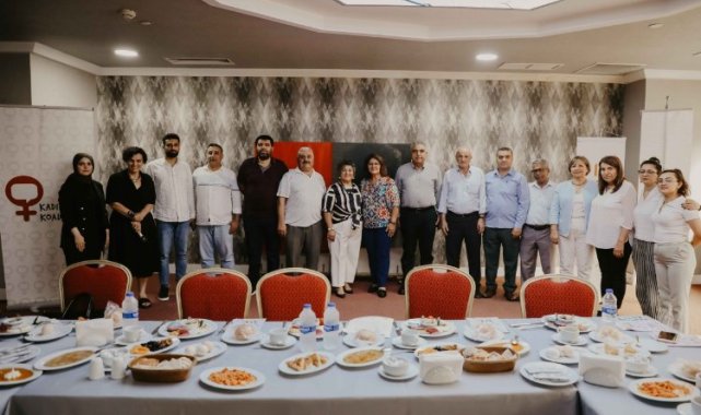 Adanalı kadın muhtarlara tanıtım çalışması