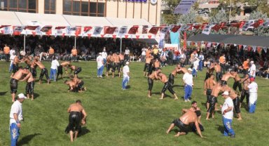 Başkent er meydanına döndü