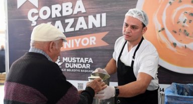 Bursa Osmangazi pazarcı esnafı yalnız bırakmıyor