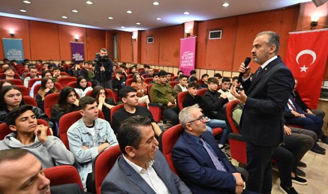 Bursa'da Başkan Aktaş'tan gençlere altın öğütler