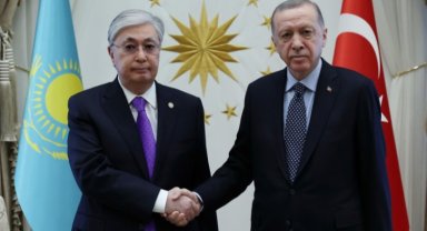 Cumhurbaşkanı Erdoğan Kazakistanlı mevkidaşıyla görüştü
