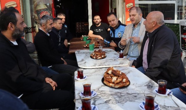 Düzce'de simitler zabıtadan çaylar esnaftan