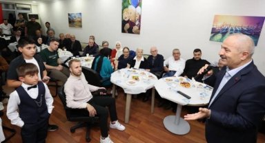 Gebze'de Başkan Büyükgöz'den huzurevi sakinlerine ziyaret