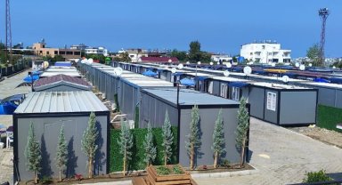 Hatay'da 111 konteyner konut afetzedelere teslim edildi