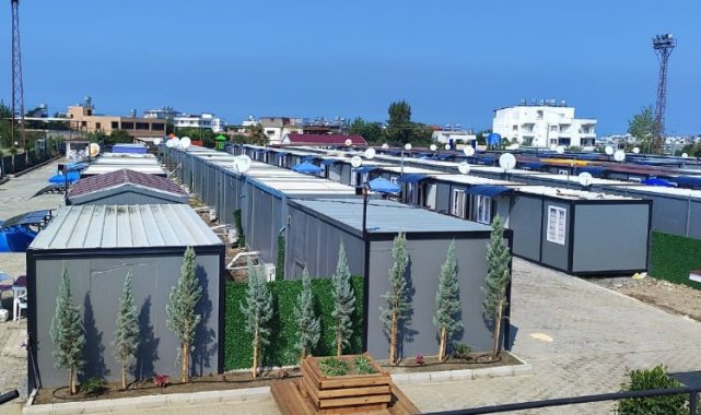 Hatay'da 111 konteyner konut afetzedelere teslim edildi