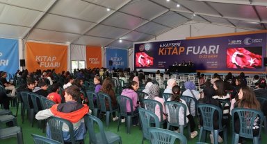 Kayseri Kitap Fuarı yoğun ilgi gördü