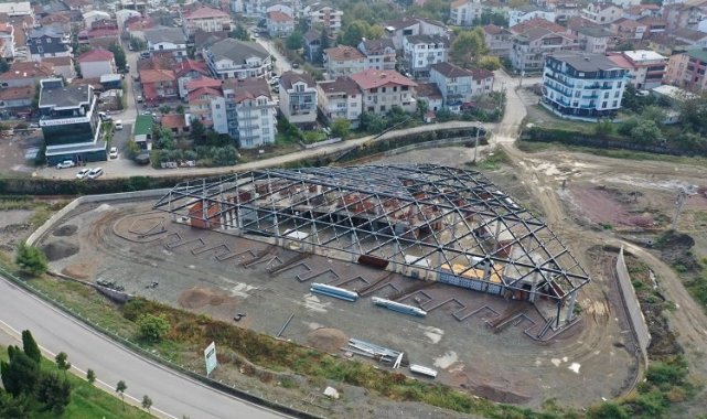 Kocaeli Gölcük terminalinde çatı imalatı sürüyor